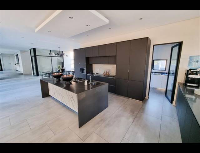 5 BEDROOM HOUSE FOR SALE IN HURLINGHAM